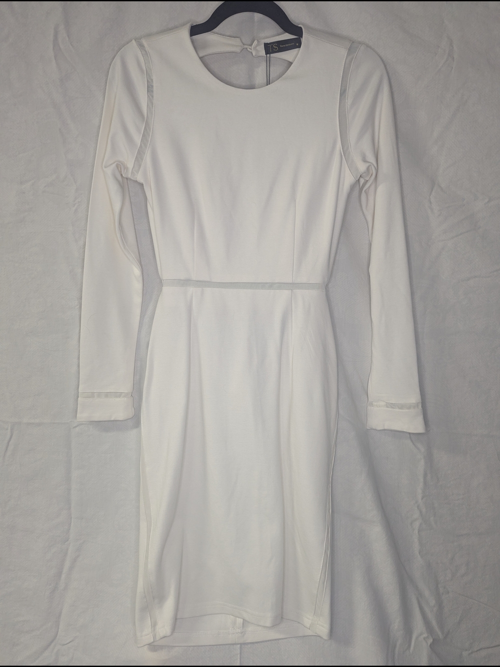 Elegant White Long-Sleeve Sheath Dress